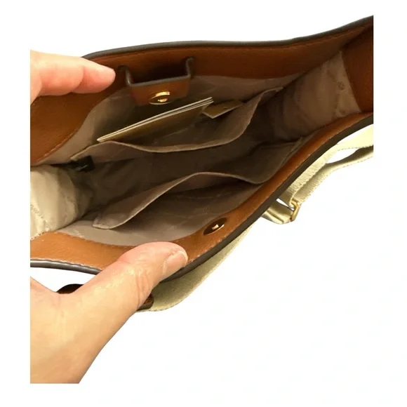 Briley Small Logo Messenger Bag NWT VS0013 - Picture 9 of 11